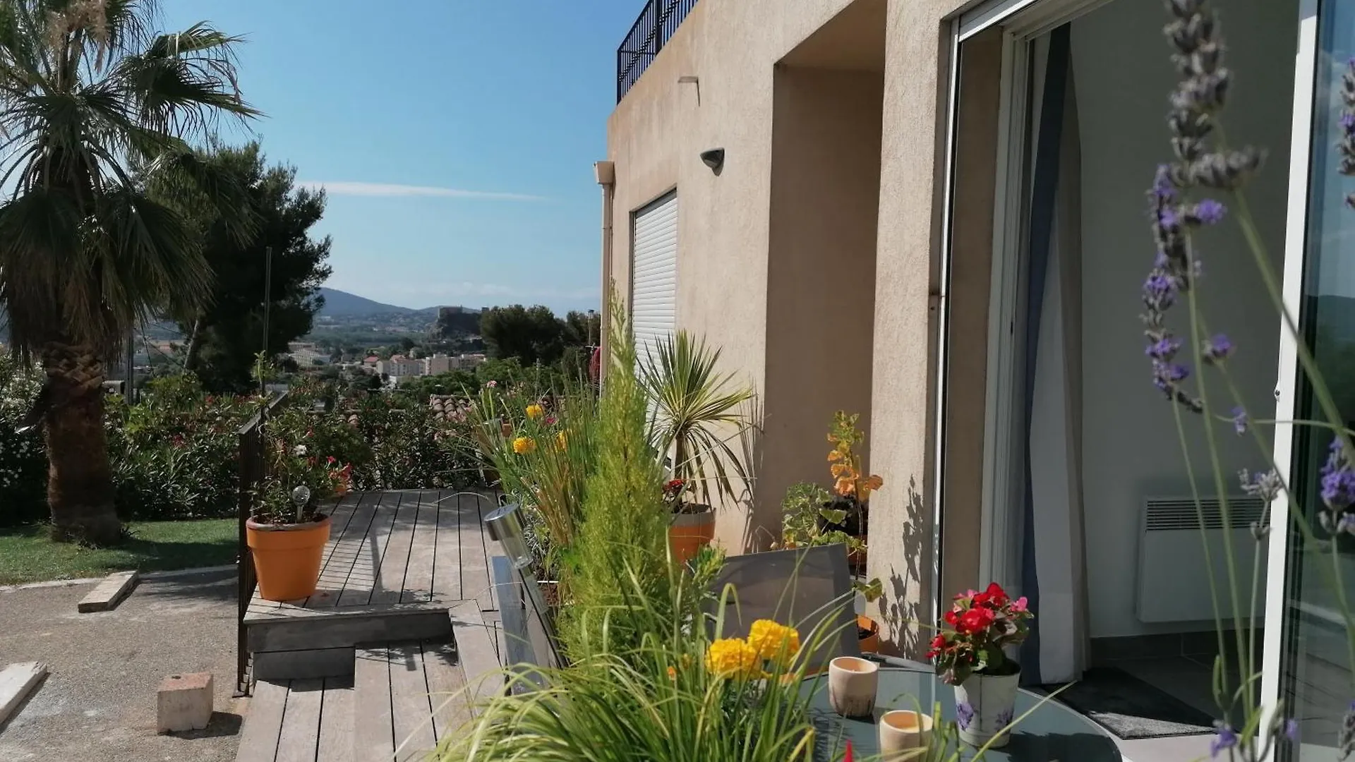 Appartement F1 Location Proche Mer La Garde